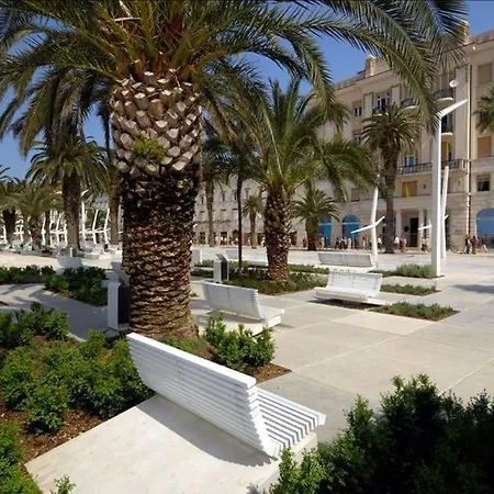 Bruno Centre And *