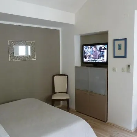 Bruno Centre And Apartment