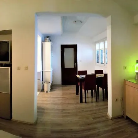 Bruno Centre And Apartment