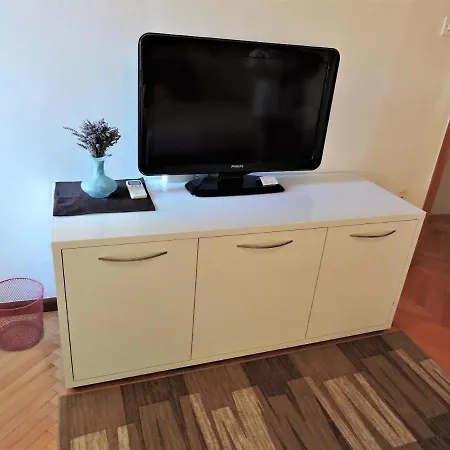 Bruno Centre And Split