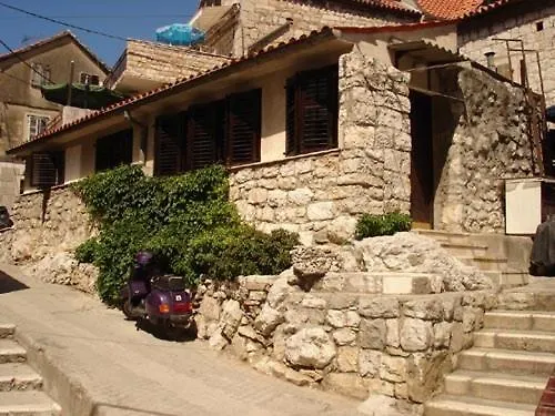 Bruno Centre And * Split